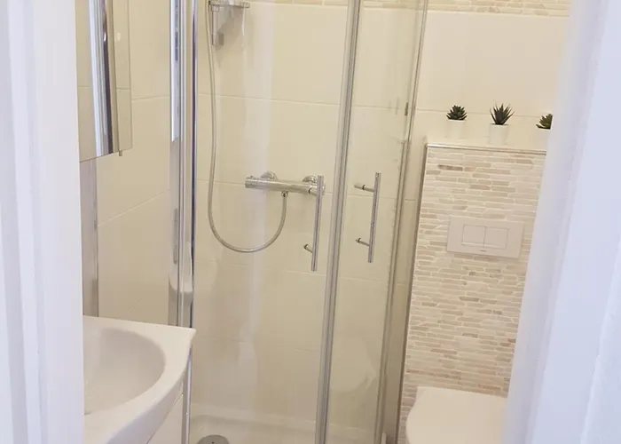 Cosy White Line * Kiel